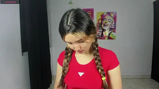 Alice bloom  online show from 26, 11, 2025