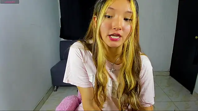 Alice bloom  online show from 17, 12, 2025