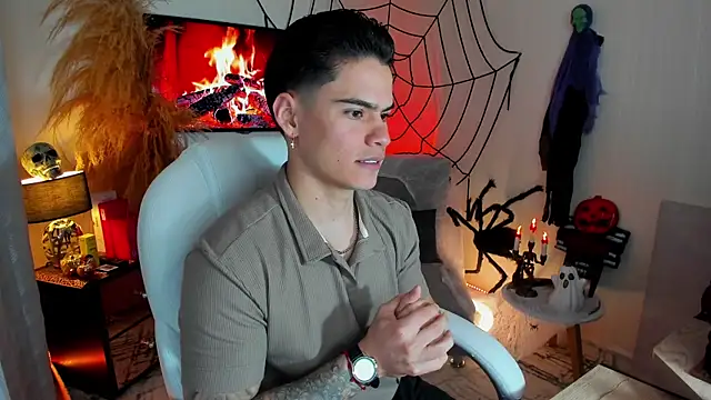 Snapshot of Matias_Murrier chatting on 25, 10, 2025 Matias Murrier online show from 25, 10, 2025