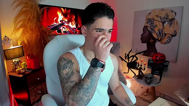 Snapshot of Matias_Murrier chatting on 27, 10, 2025 Matias Murrier online show from 27, 10, 2025