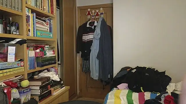 curiosillo83 online show from 12, 4, 2026