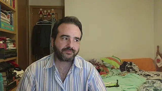 Snapshot of curiosillo83 chatting on 8, 7, 2026 curiosillo83 online show from 8, 7, 2026