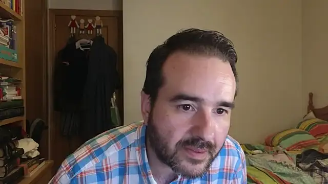 Snapshot of curiosillo83 chatting on 4, 6, 2026 curiosillo83 online show from 4, 6, 2026