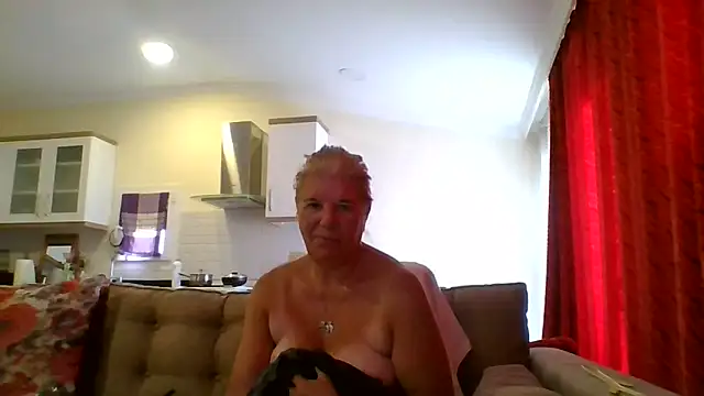 Snapshot of TrustfulVampire1 chatting on 26, 9, 2025 TrustfulVampire1 online show from 26, 9, 2025