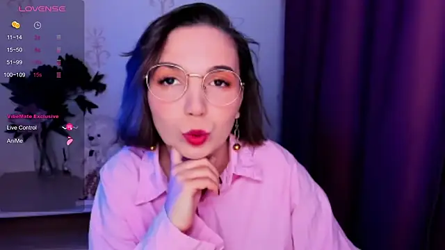 KindHazelHere  online show from 7, 11, 2025