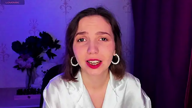 KindHazelHere  online show from 14, 2, 2026