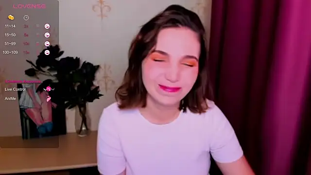 KindHazelHere  online show from 15, 9, 2025