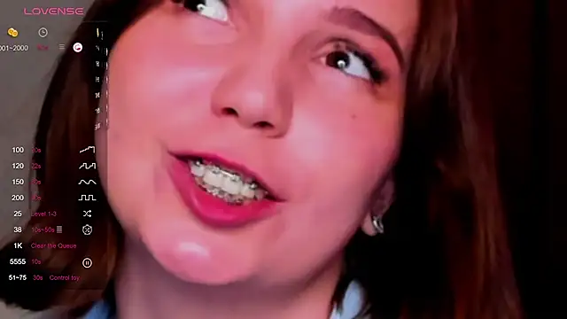 KindHazelHere  online show from 17, 3, 2025