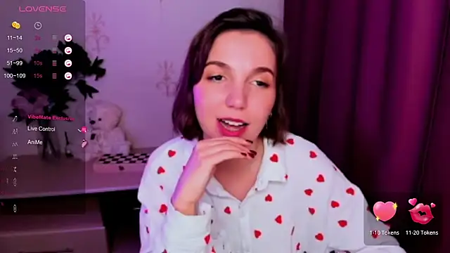 KindHazelHere  online show from 15, 11, 2025