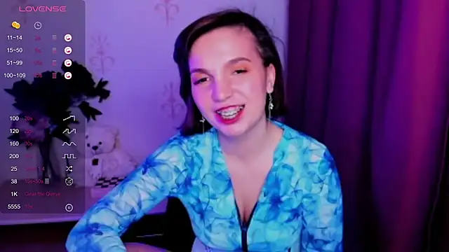 KindHazelHere  online show from 21, 11, 2025