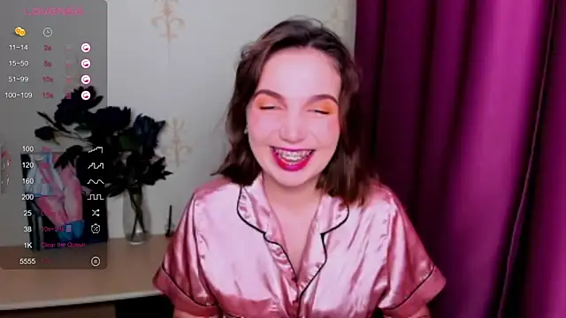 KindHazelHere  online show from 12, 9, 2025