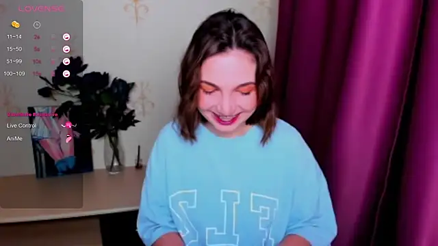 KindHazelHere  online show from 13, 9, 2025