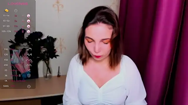 KindHazelHere  online show from 11, 9, 2025