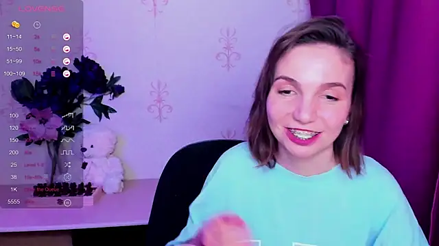 KindHazelHere  online show from 23, 2, 2026