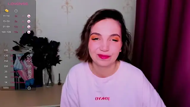 KindHazelHere  online show from 5, 10, 2025