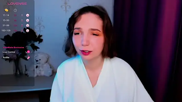 KindHazelHere  online show from 18, 11, 2025