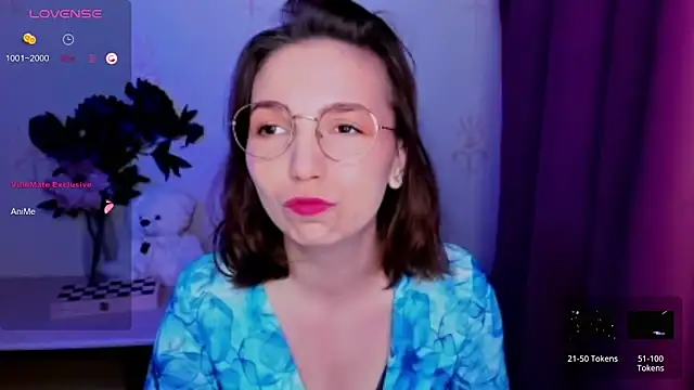 KindHazelHere  online show from 18, 4, 2026