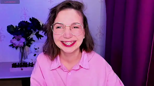 KindHazelHere  online show from 11, 2, 2026