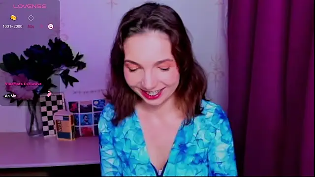 Snapshot of KindHazelHere_ chatting on 6, 7, 2026 KindHazelHere online show from 6, 7, 2026