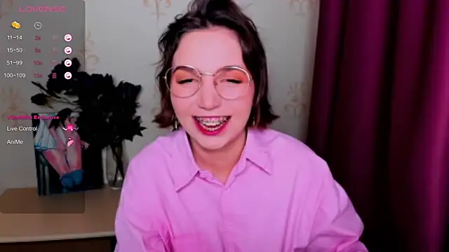 KindHazelHere  online show from 29, 9, 2025