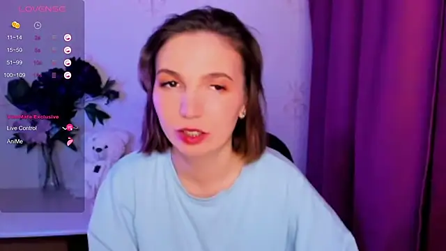 KindHazelHere  online show from 13, 1, 2026