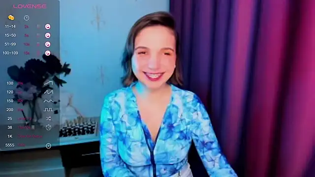 KindHazelHere  online show from 3, 12, 2025