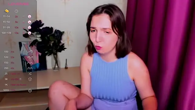 KindHazelHere  online show from 15, 9, 2025