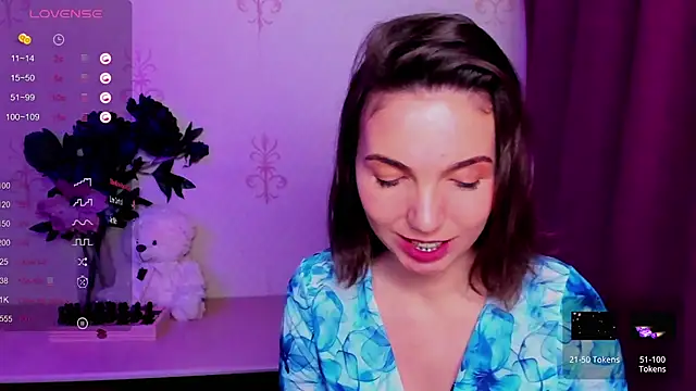 KindHazelHere  online show from 4, 3, 2026