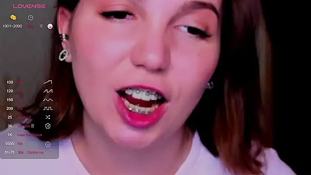 KindHazelHere  online show from 19, 3, 2025