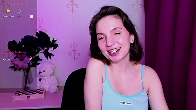 KindHazelHere  online show from 5, 4, 2026