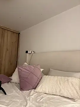 Bella cutte  online show from 1, 12, 2025