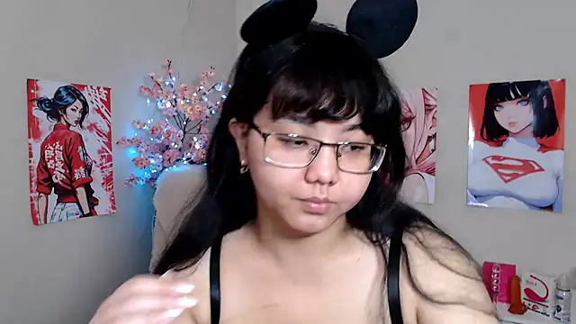 Snapshot of Moertomlly chatting on 16, 11, 2025 Moertomlly online show from 16, 11, 2025