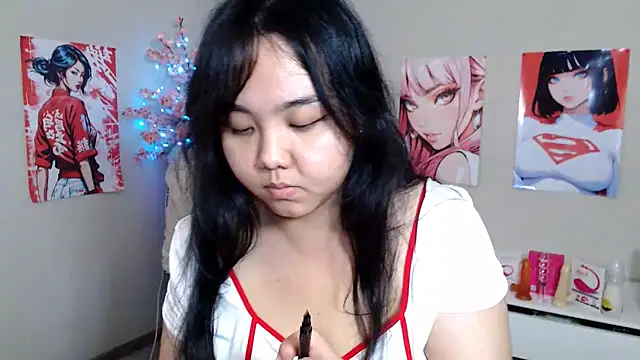 Snapshot of Moertomlly chatting on 18, 11, 2025 Moertomlly online show from 18, 11, 2025