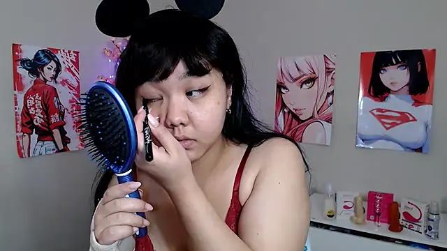 Snapshot of Moertomlly chatting on 8, 11, 2025 Moertomlly online show from 8, 11, 2025