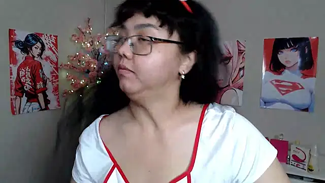 Snapshot of Moertomlly chatting on 25, 10, 2025 Moertomlly online show from 25, 10, 2025