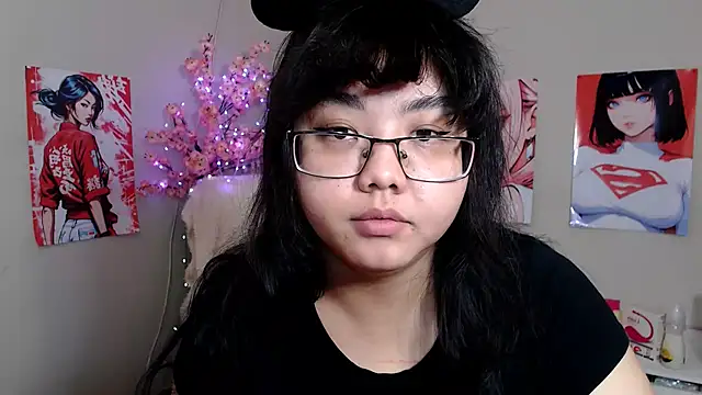 Snapshot of Moertomlly chatting on 23, 11, 2025 Moertomlly online show from 23, 11, 2025