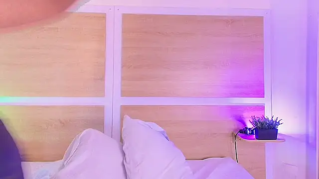  nickypurple  online show from 11, 4, 2026