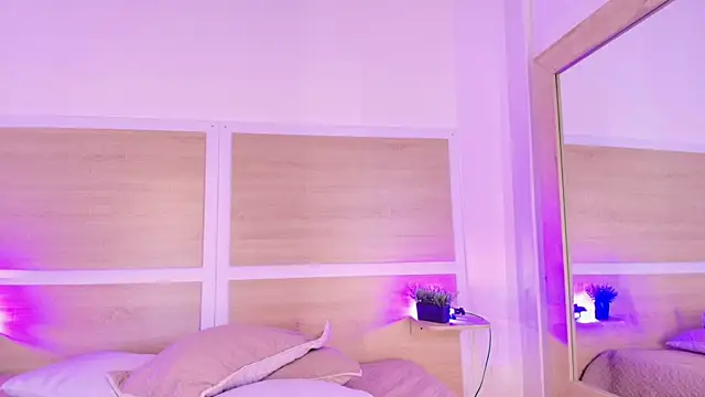  nickypurple  online show from 1, 6, 2026