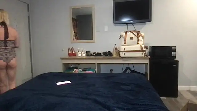 TiffaneyLove online show from 24, 2, 2026