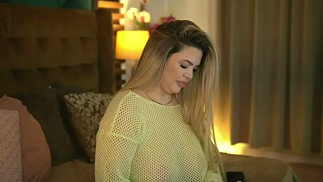 SophieBoobsX online show from 2, 12, 2025