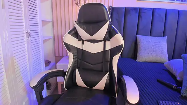 ashlye miller  online show from 25, 2, 2026