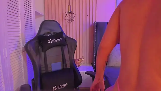 Snapshot of ashlye_miller_ chatting on 21, 3, 2025 ashlye miller online show from 21, 3, 2025