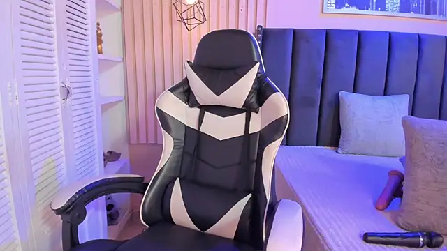 Snapshot of ashlye_miller_ chatting on 8, 2, 2026 ashlye miller online show from 8, 2, 2026