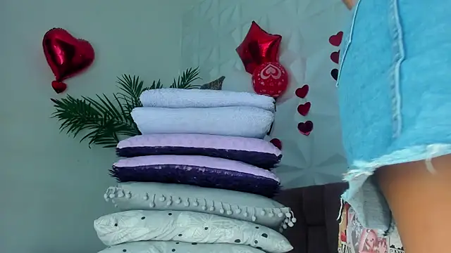 Snapshot of Hellen_Sky chatting on 19, 2, 2026 Hellen Sky online show from 19, 2, 2026