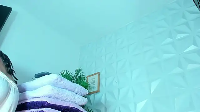 Hellen Sky online show from 28, 9, 2025