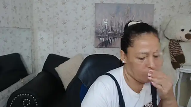 Snapshot of mature_martina chatting on 19, 6, 2026 mature martina online show from 19, 6, 2026