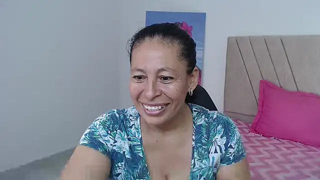 mature martina online show from 10, 2, 2026