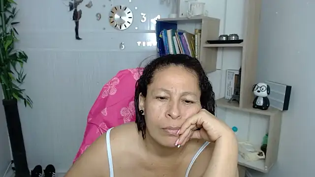 Snapshot of mature_martina chatting on 9, 7, 2026 mature martina online show from 9, 7, 2026