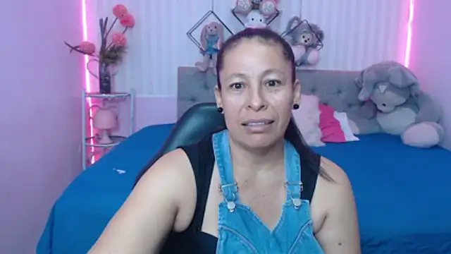 mature martina online show from 29, 5, 2026