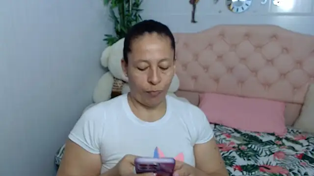 mature martina online show from 19, 9, 2025